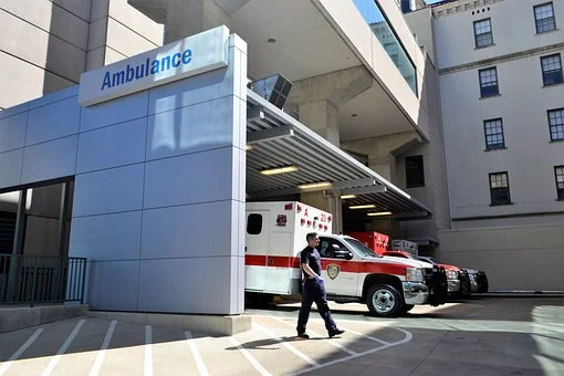 hospital-insurance-emergency-room-3326156__340